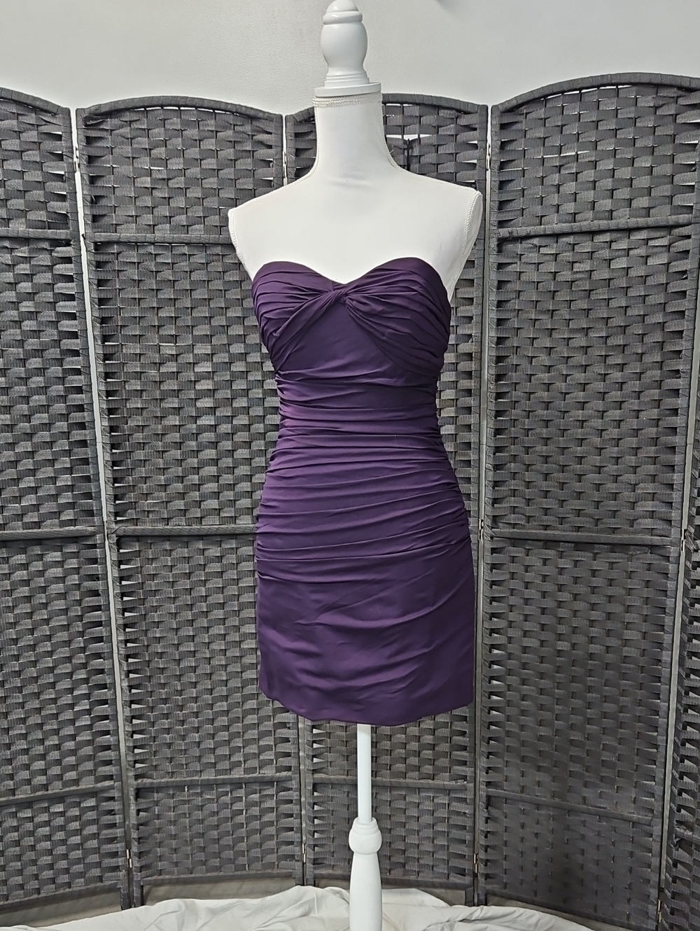 Size small 4/6 deep purple strapless mini dress w/ ruched details & twist look t